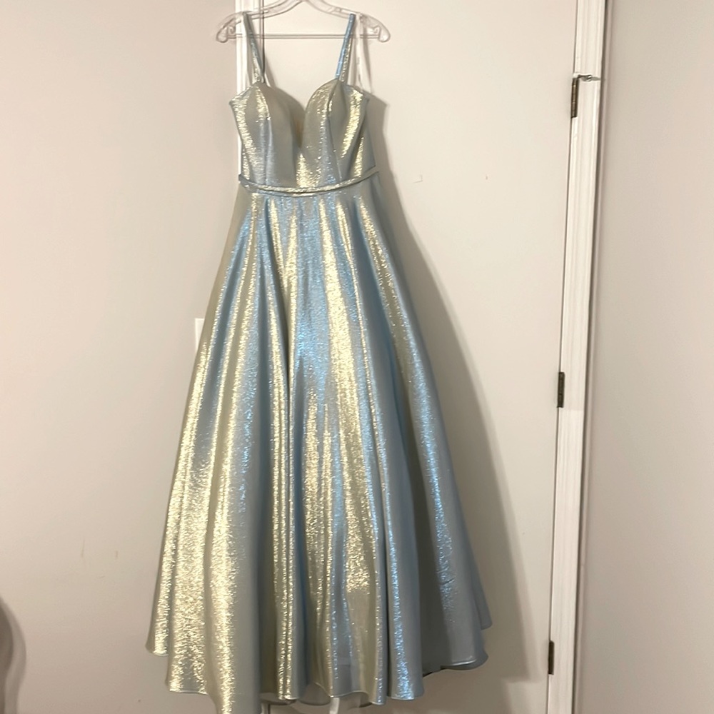 NEW! Beautiful ball gown prom dress size 14 shimmer!